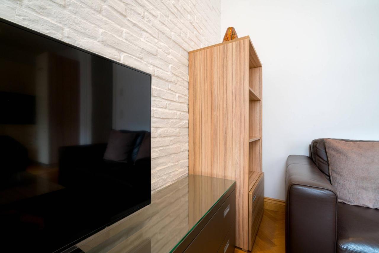 Residence, Hall - Parliament Hotel apartamentowy